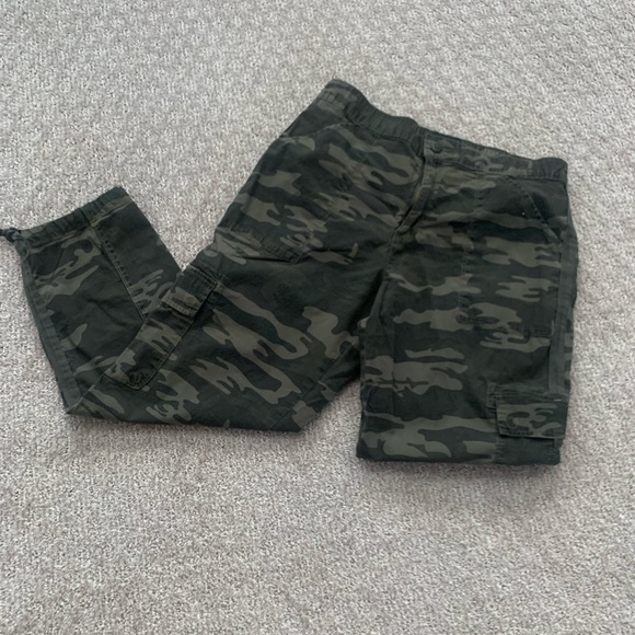 Sanctuary Camo Capri - Picture 3 of 8